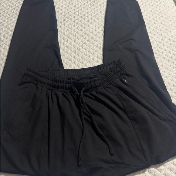 ALO Yoga Black Apparel - Picture 1 of 10